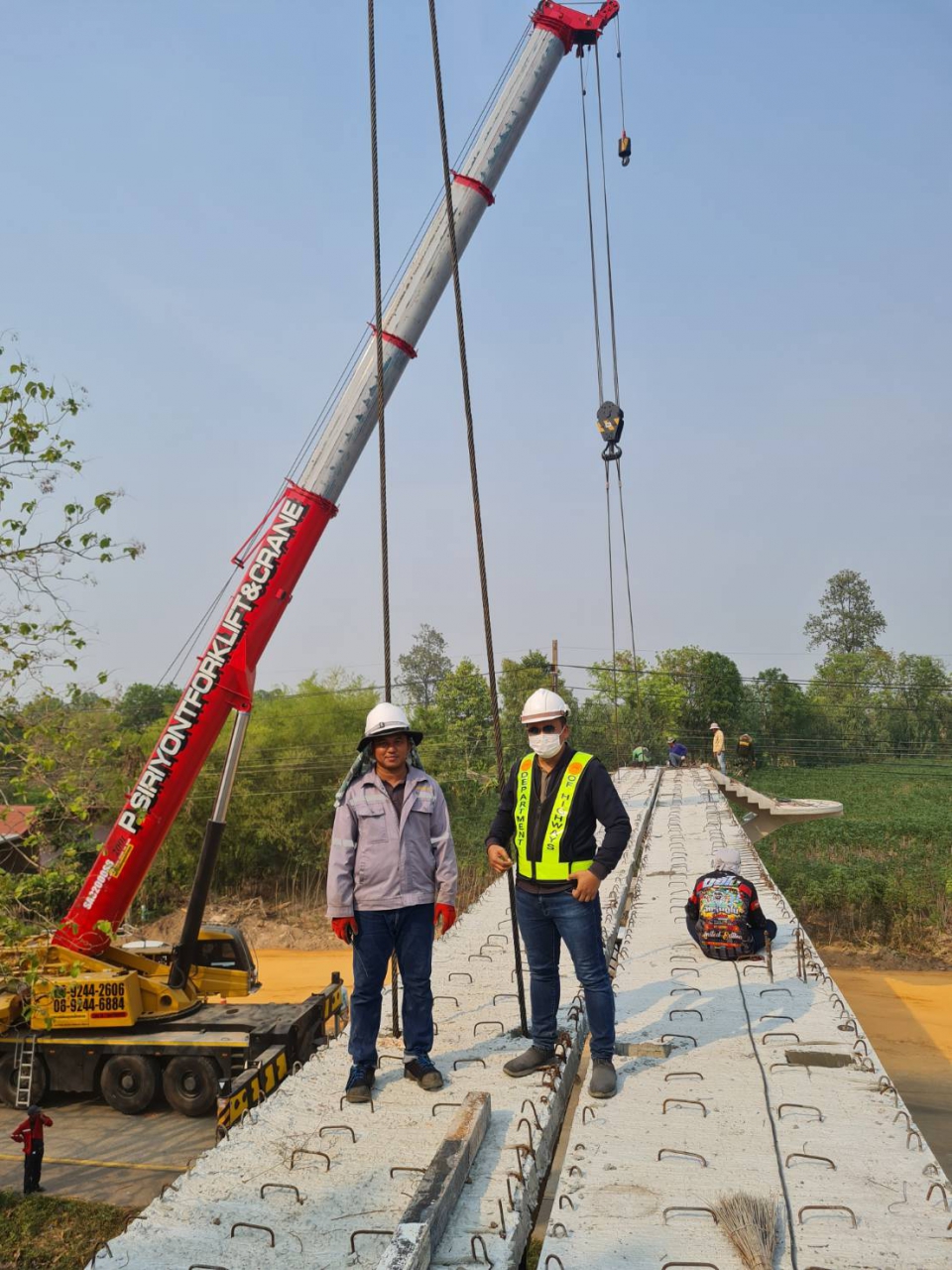 241349_0.jpg - งานติดตั้งสะพานลอย ถ.มิตรภาพ จ.ขอนแก่น@รถเครน 200 ตัน | https://รถเครนขอนแก่น.com